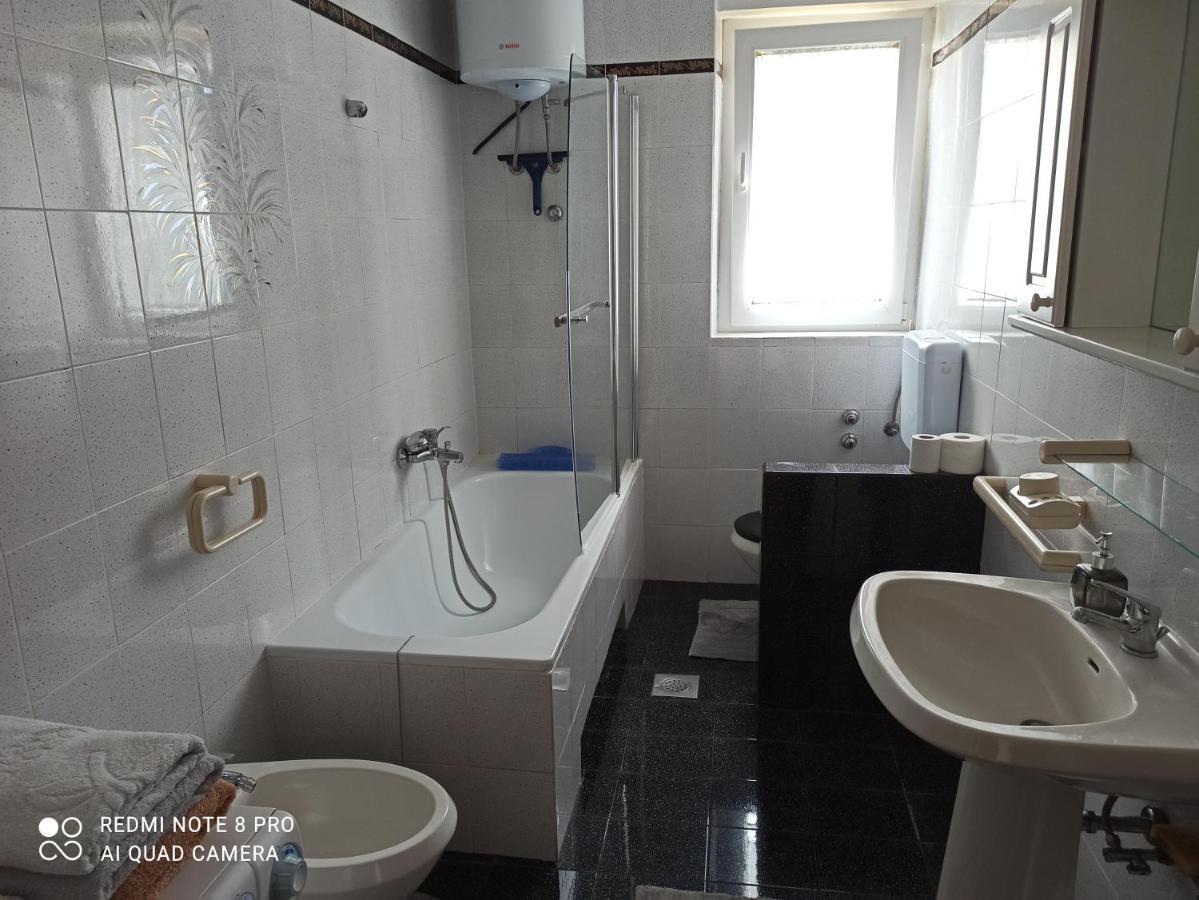 Lea Apartment Umag Bagian luar foto