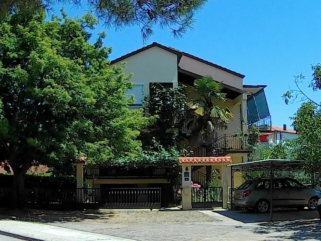 Lea Apartment Umag Bagian luar foto